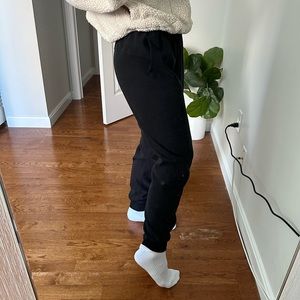 Lululemon On The Fly Jogger size 6.